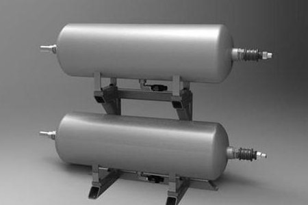 在拆卸非隔離式蓄能器時需注意哪些方面？